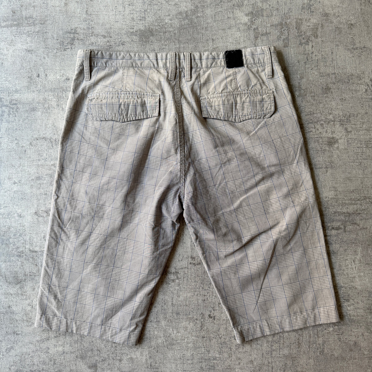 Oakley Mens Grey Plaid Cargo Shorts Size 34W 32L             -A49