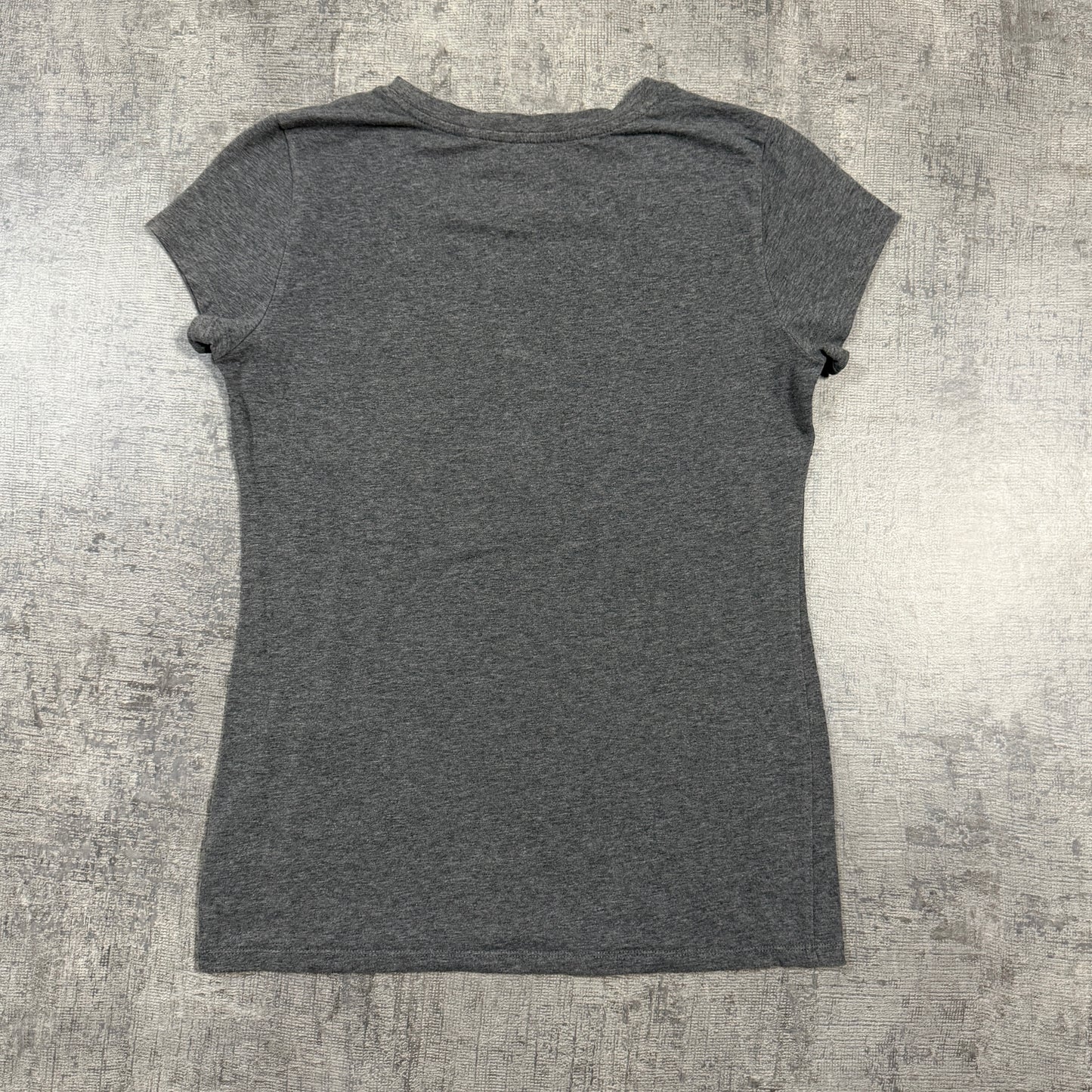 GUESS USA Women’s Grey Y2K Fitted Graphic Tee Size M Top               -I43