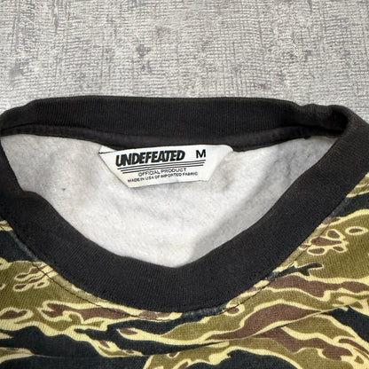 Undefeated Camo Graphic Sweater Size M Mens Green Black Streetwear Pullover    -I29