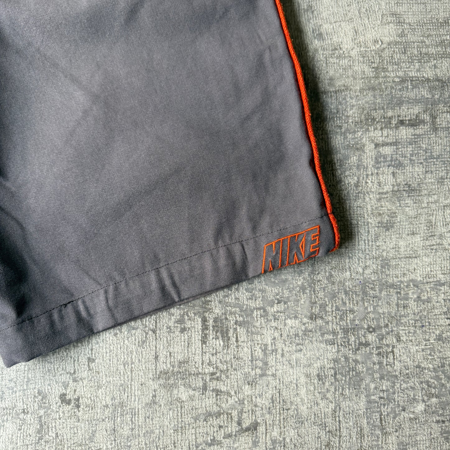 Nike Y2K Cargo Shorts Size M Mens Grey Orange Piping Detail        -H20