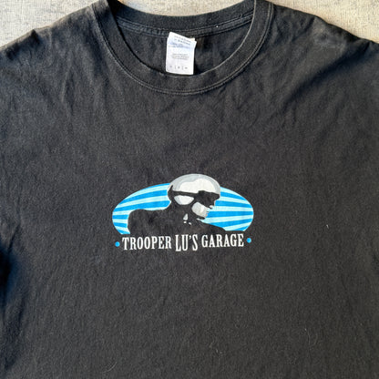 Vintage Mens Black Gildan Graphic Tee "Trooper Lu's Garage" Size L Mens               -D60