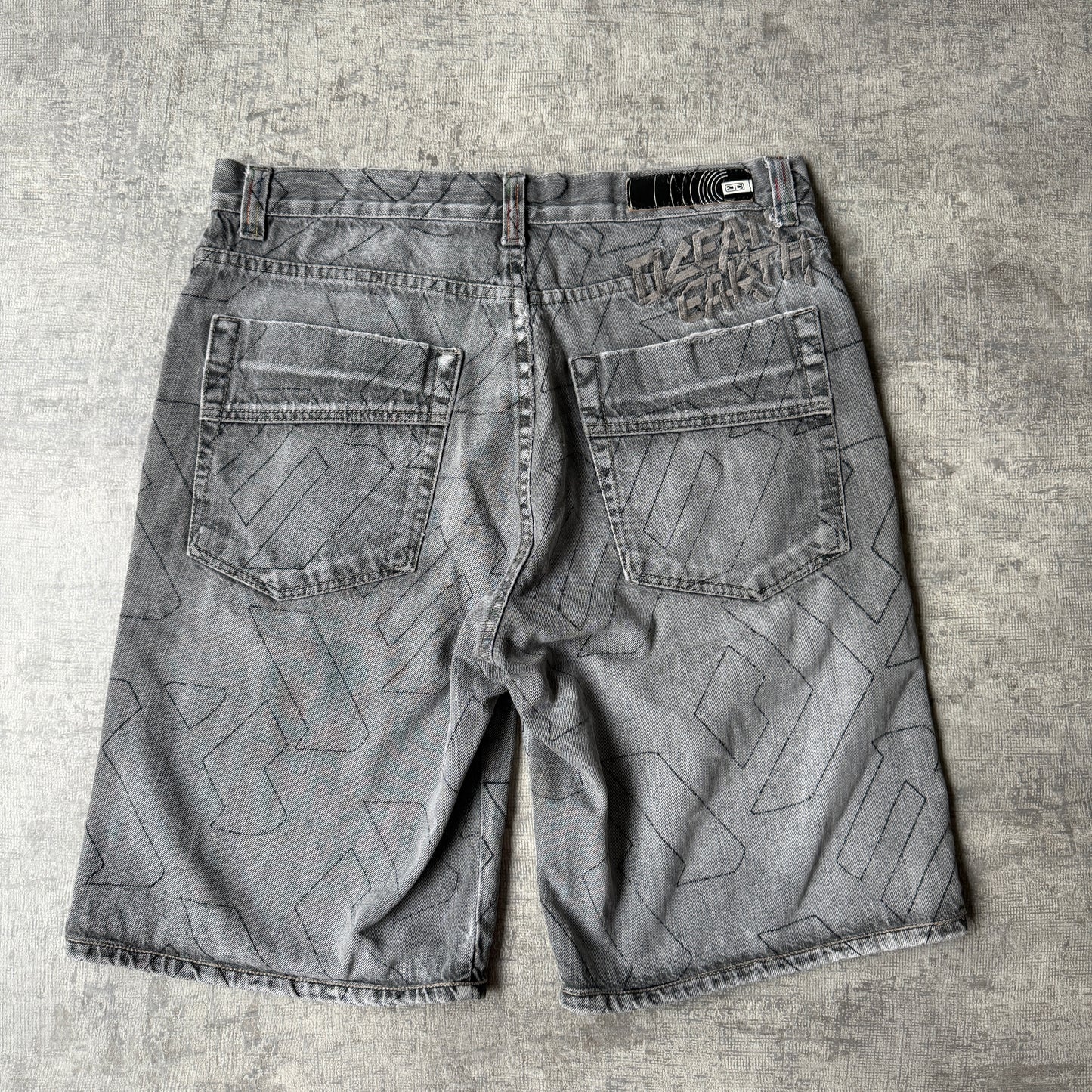 Ocean & Earth Y2K Baggy Black Washed Jorts Size 33 Mens        -G11