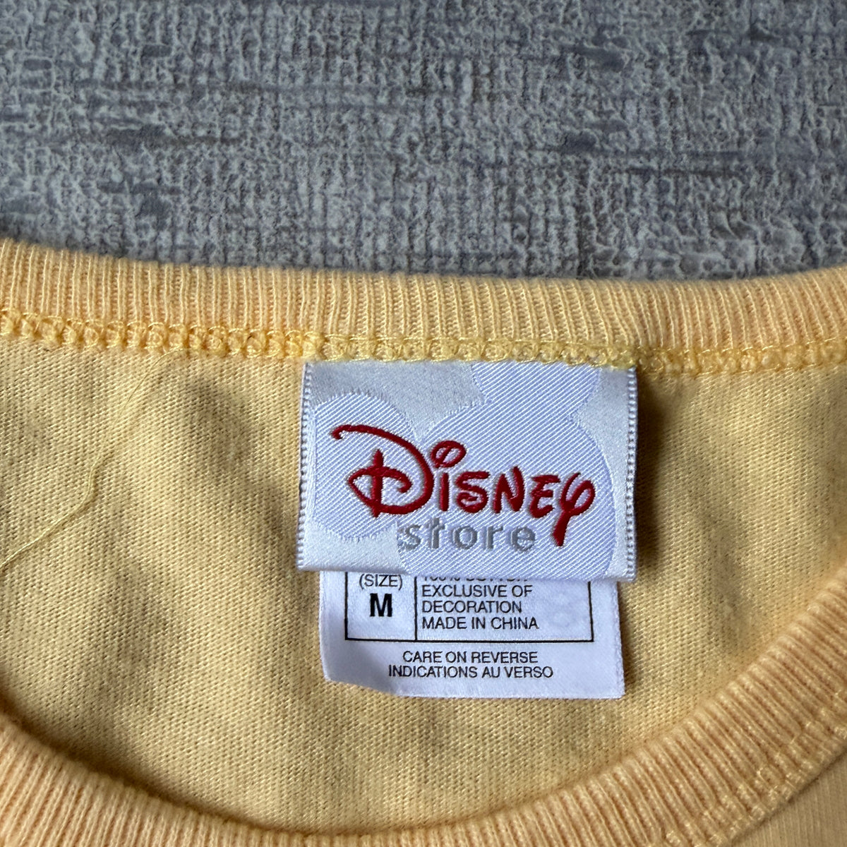 Disney Y2K Tigger Womens Yellow Baby Tee Size M Pastel Yellow             -F60