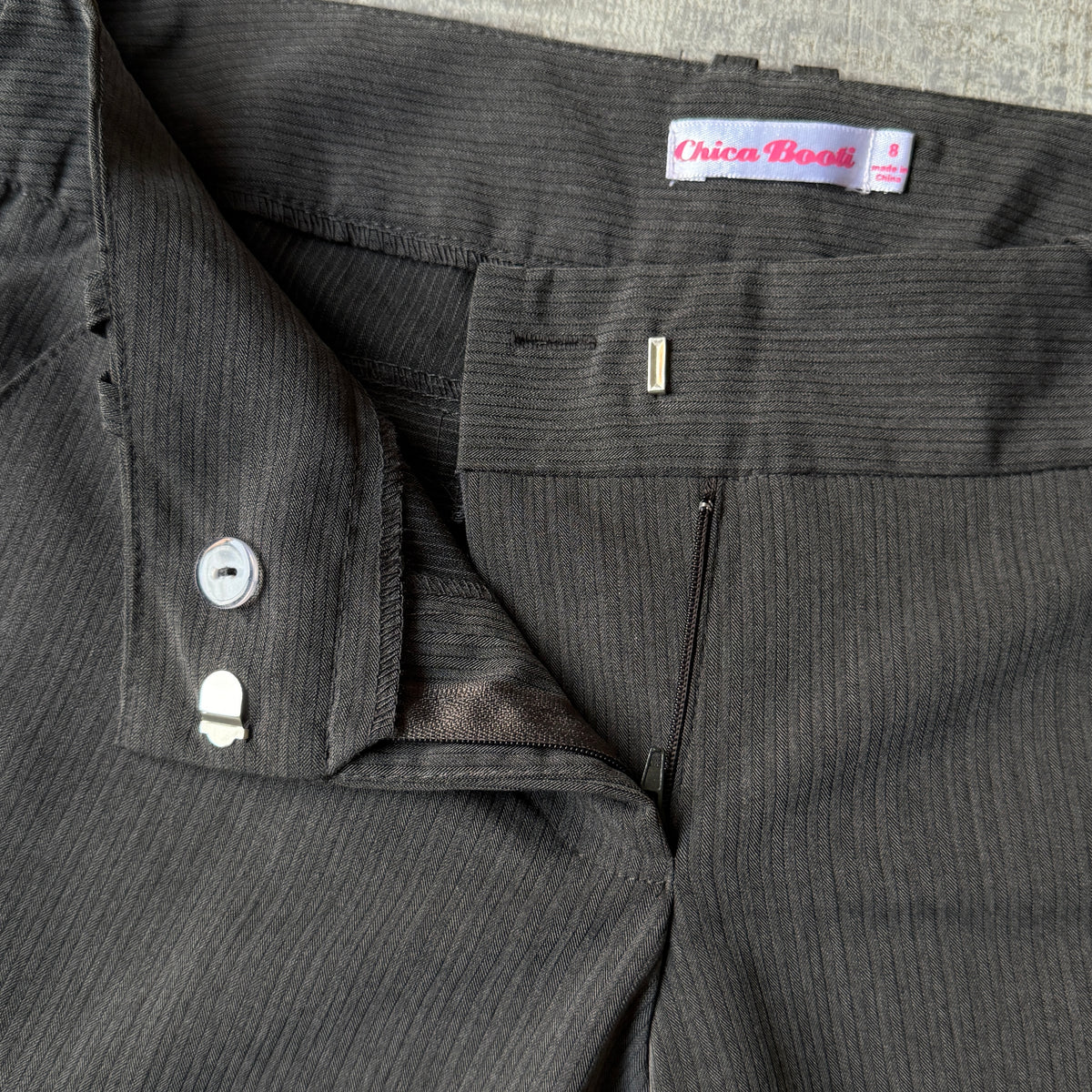 Chica Booti Y2K Low Rise Flare Dress Pants Size 8 Womens Grey Pants            -B33