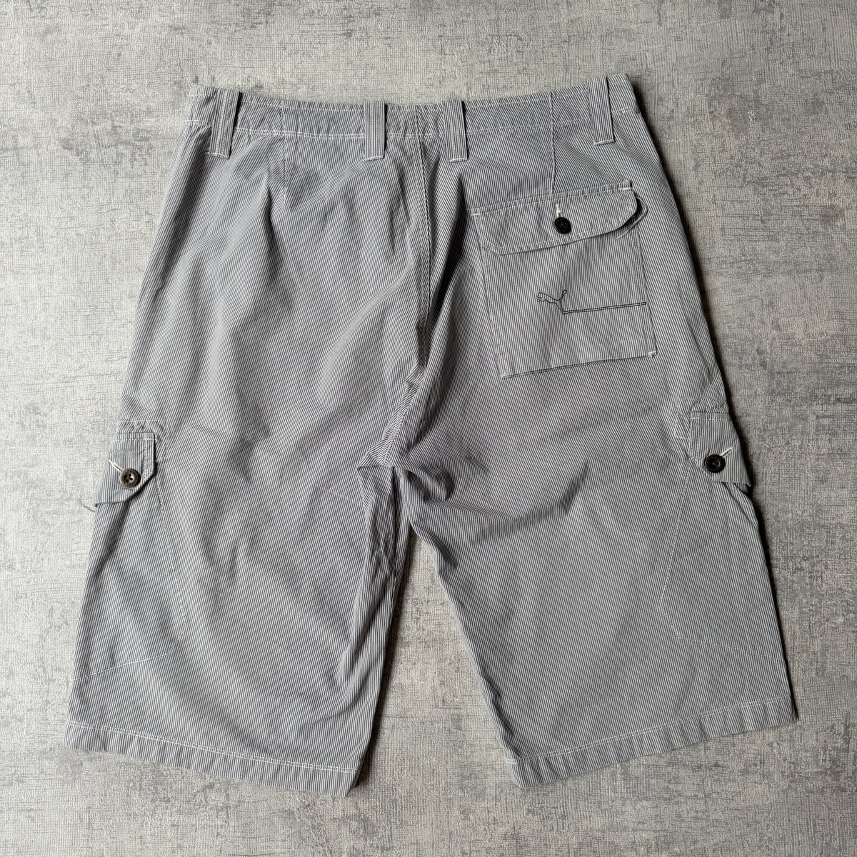 Puma Baggy Cargo Shorts Size 34 Grey White Pinstripe Y2K             -F1