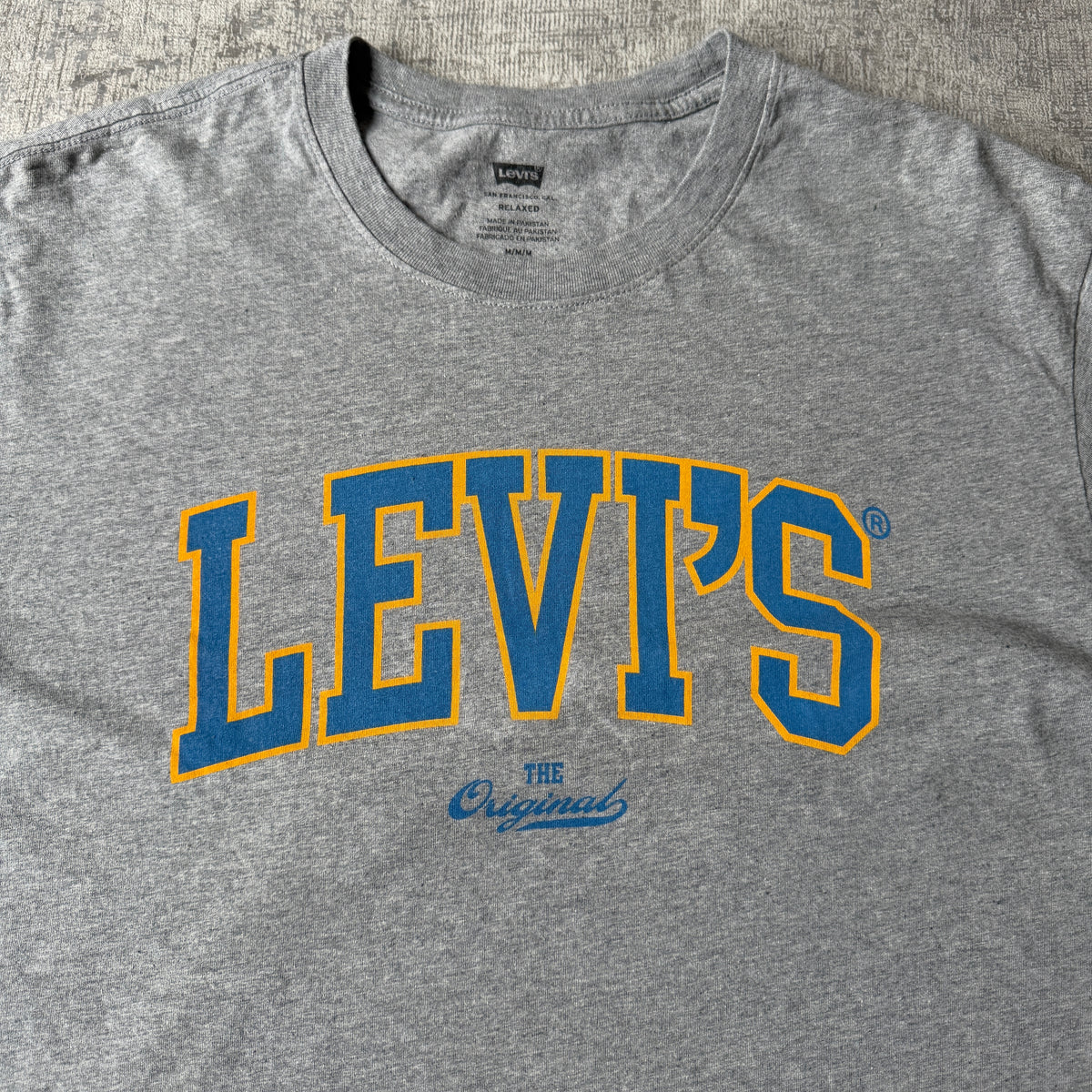 Levi’s Grey Graphic T-Shirt Size M Mens Blue Arch Logo Top                       -E42