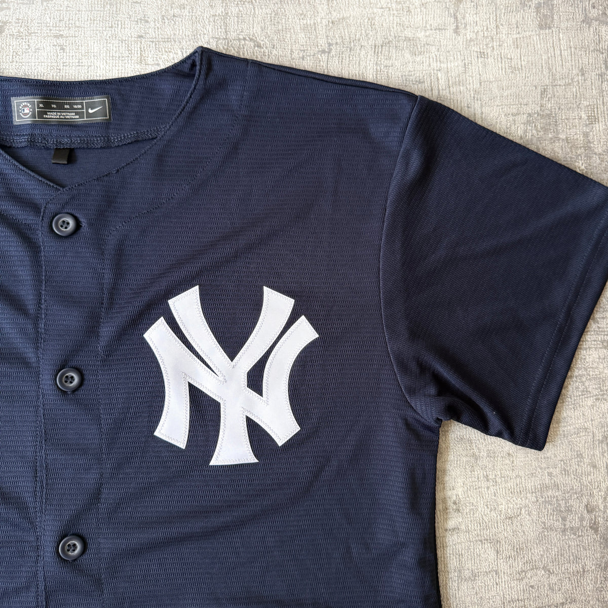 NY Yankees MLB Baseball Jersey Size XL Youth Fits S-M Womens           -C20