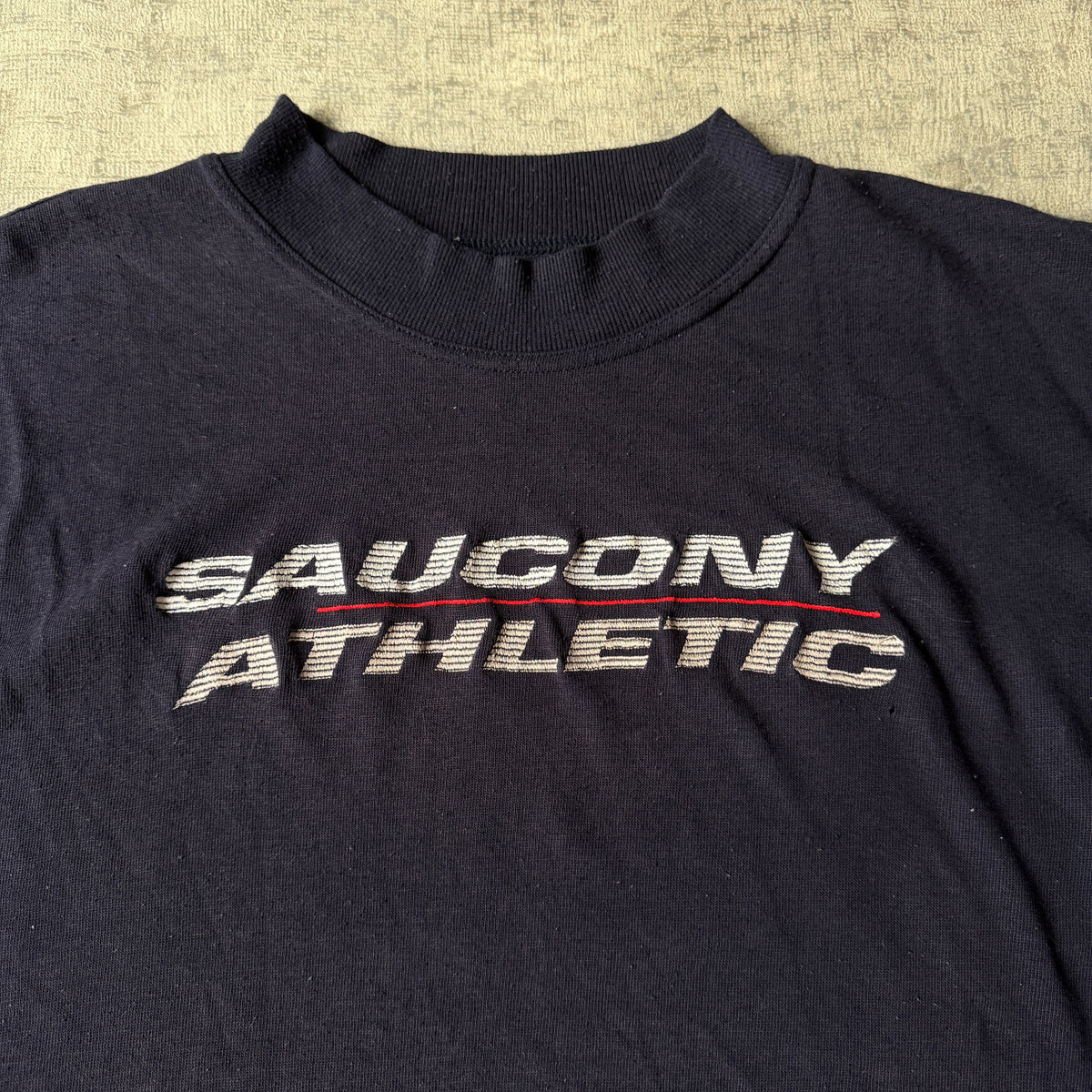 Saucony Athletic Navy Sweater Fits Size L Mens Lightweight Y2K                   -F28