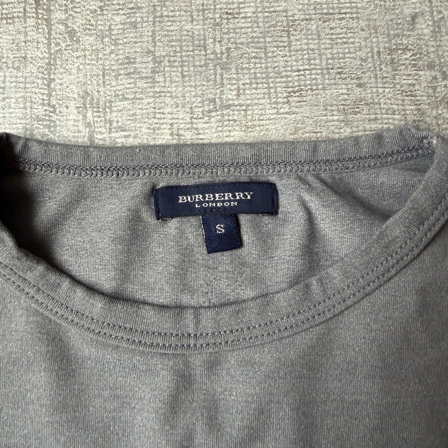 Burberry London Womens Y2K Tight Fit Long Sleeve Top Size S Womens Glitter Graphic      -G68