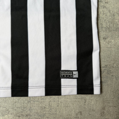 Nike Juventus Y2K Soccer Schools Soccer Jersey Size XS Womens         -G19