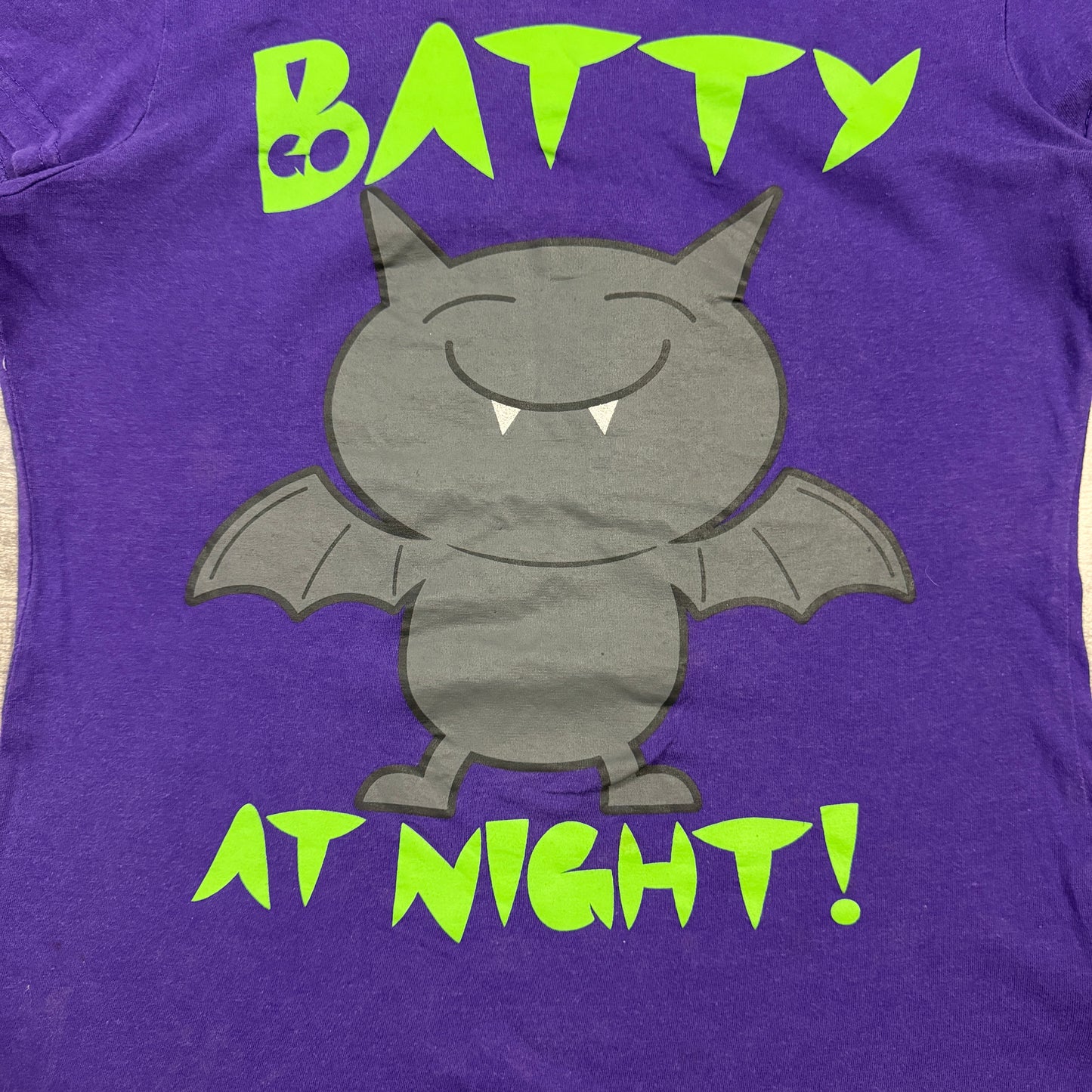 “Batty at Night” Women’s Y2K Graphic Tee Size S Jay Jays Shirt                 -I41