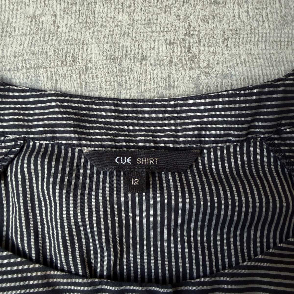 CUE Womens Y2K Pinstripe Blouse Top Size 12 Black & White Fitted Top             -E64