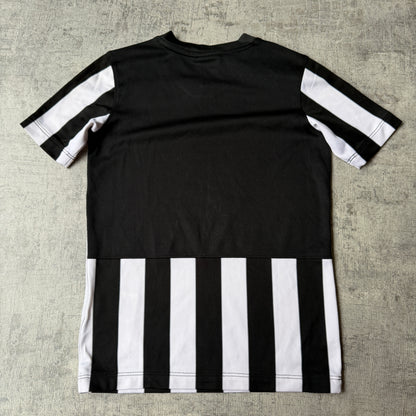 Nike Juventus Y2K Soccer Schools Soccer Jersey Size XS Womens         -G19