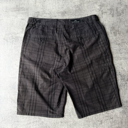 Kathmandu Black Plaid Baggy Cargo Shorts Size M Mens             -F3