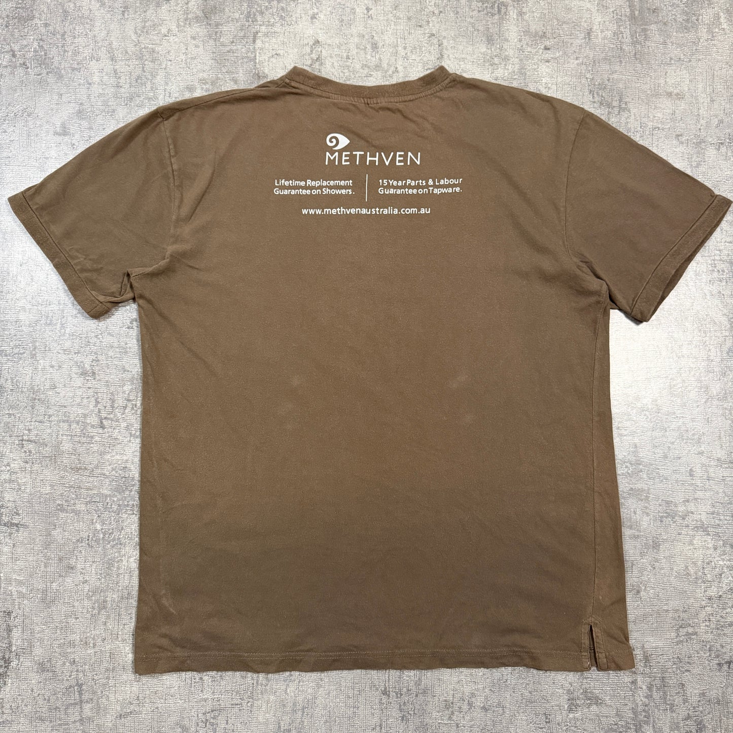 “Because You Didn’t come down in the last shower” Y2K Brown Tee Size L Mens              -I55