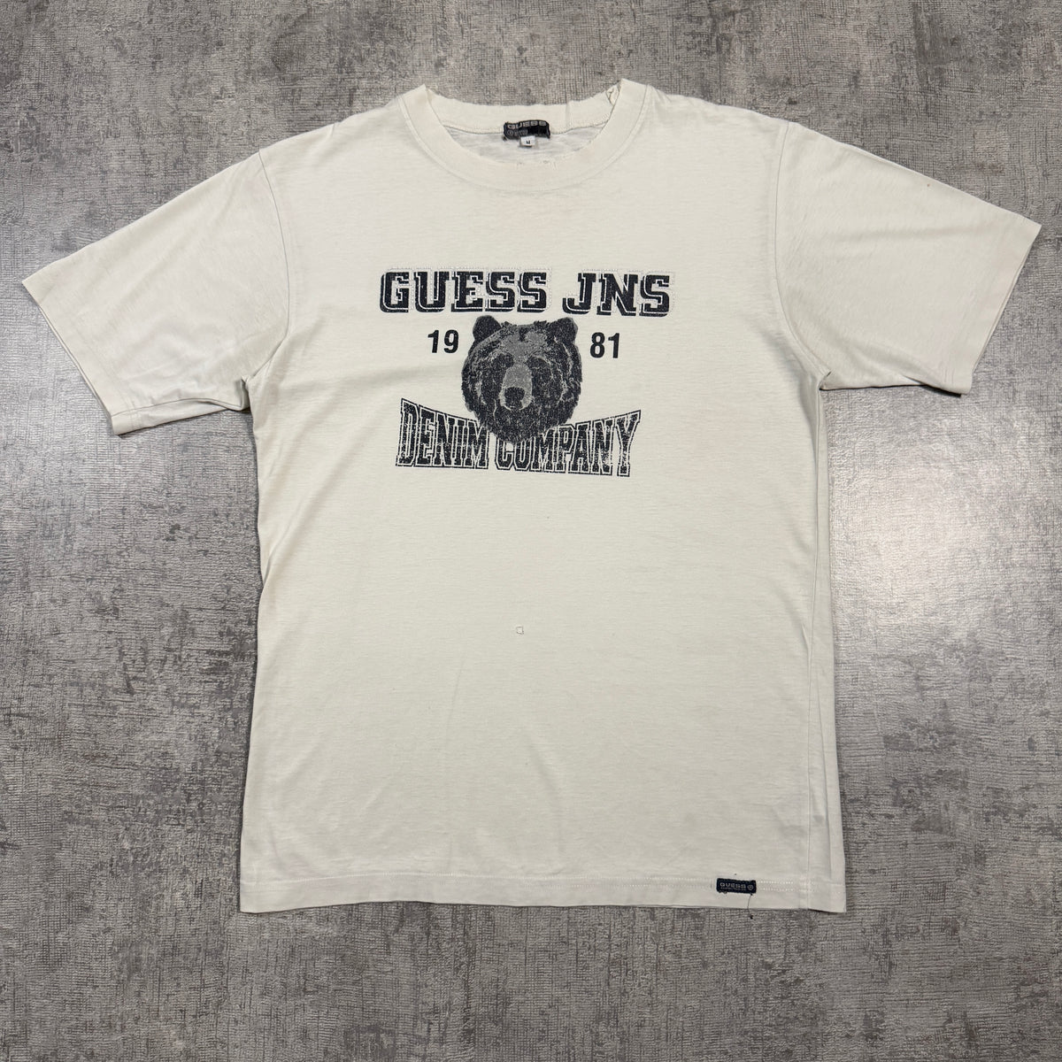 GUESS Jeans Men’s Vintage Graphic Tee Size M Mens Cream Top              -I56